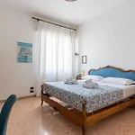 Porta A Lucca - Pisa Bright Apartment With Balcony